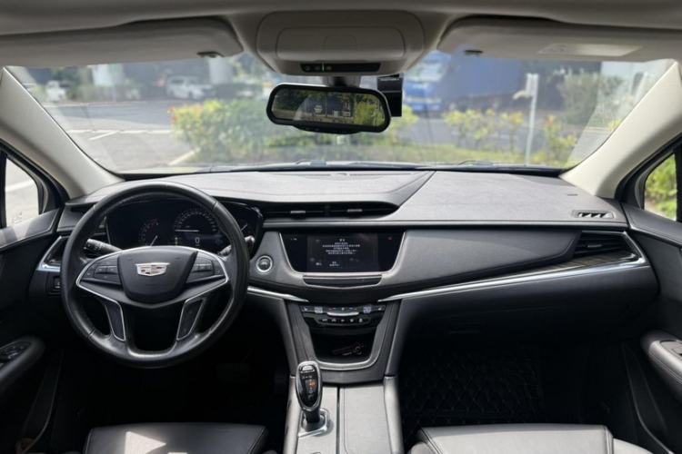 Used Cadillac XT5 2017 Anniversary Edition 28T Four-Wheel Drive Luxury Model Interior 3