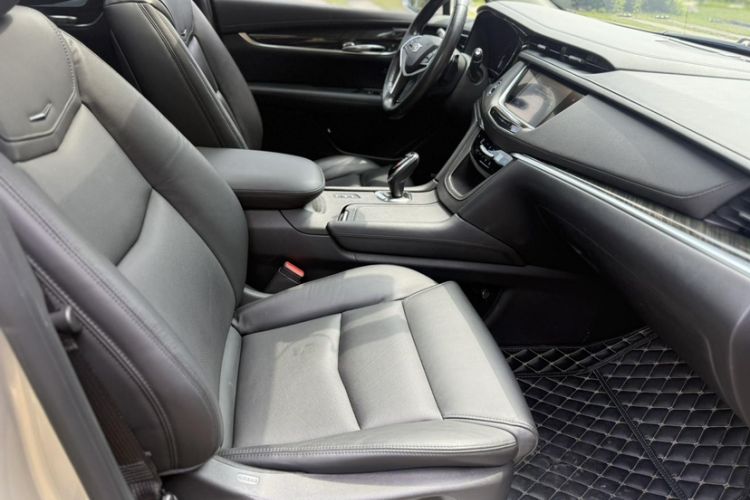 Used Cadillac XT5 2017 Anniversary Edition 28T Four-Wheel Drive Luxury Model Interior 5