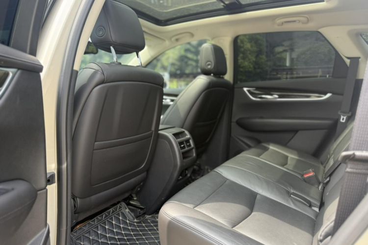 Used Cadillac XT5 2017 Anniversary Edition 28T Four-Wheel Drive Luxury Model Interior 9