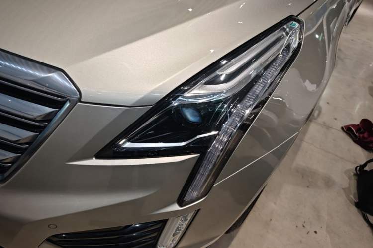 Used Cadillac XT5 2017 Anniversary Edition 28T Four-Wheel Drive Luxury Model Left Front Headlight