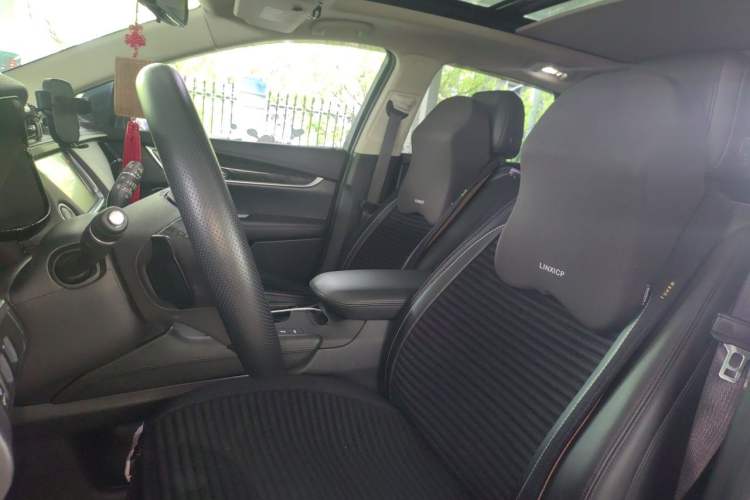 Used Cadillac XT5 2017 Anniversary Edition 25T Luxury Model Left Front Seat