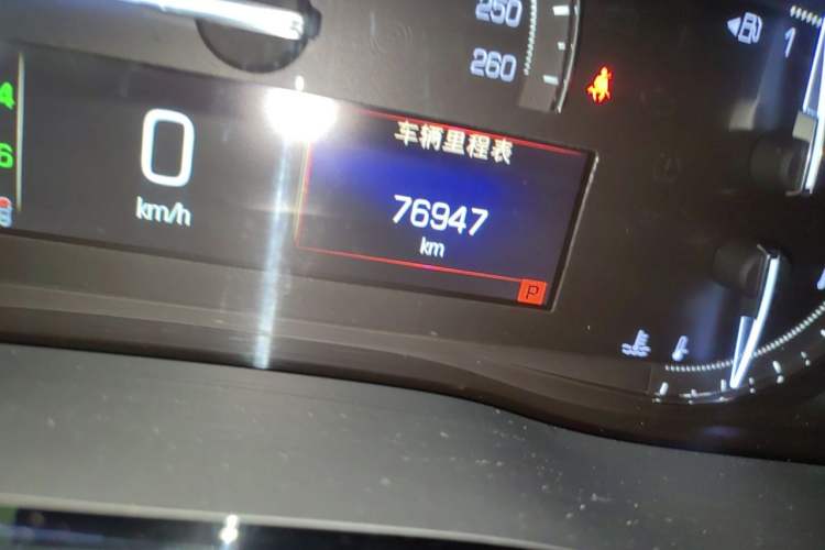 Used Cadillac XT5 2017 Anniversary Edition 25T Luxury Model Odometer Close Up