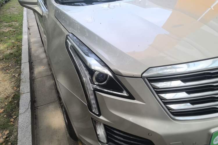 Used Cadillac XT5 2017 Anniversary Edition 25T Luxury Model Right Front Headlight