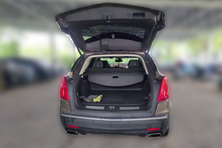 Used Cadillac XT5 2017 Anniversary Edition 25T Luxury Model Trunk