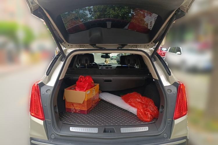 Used Cadillac XT5 2017 Anniversary Edition 25T Luxury Model Trunk