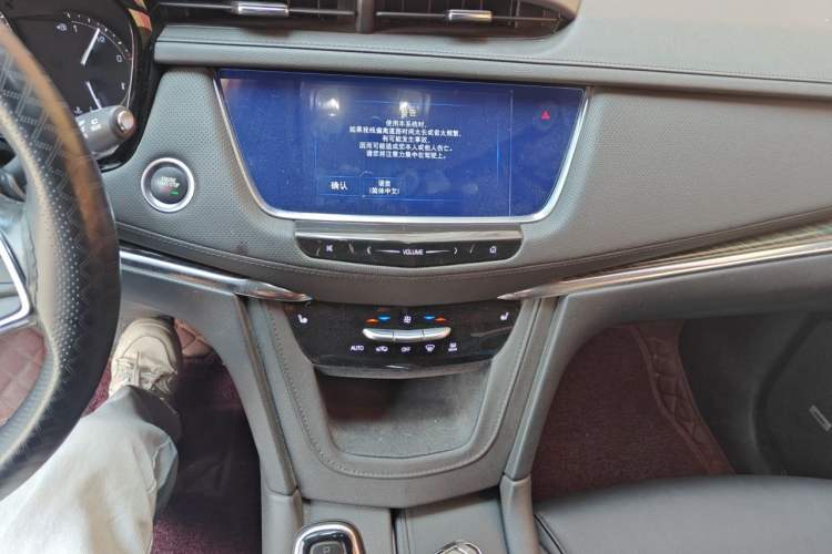 Used Cadillac XT5 2018 28E Four-Wheel Drive Tech Version Audio And AC Panel