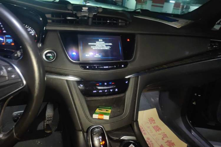Used Cadillac XT5 2018 28E Four-Wheel Drive Tech Version Audio And AC Panel