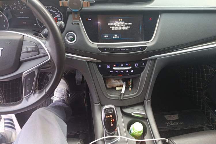Used Cadillac XT5 2018 25T Luxury Model Audio And AC Panel
