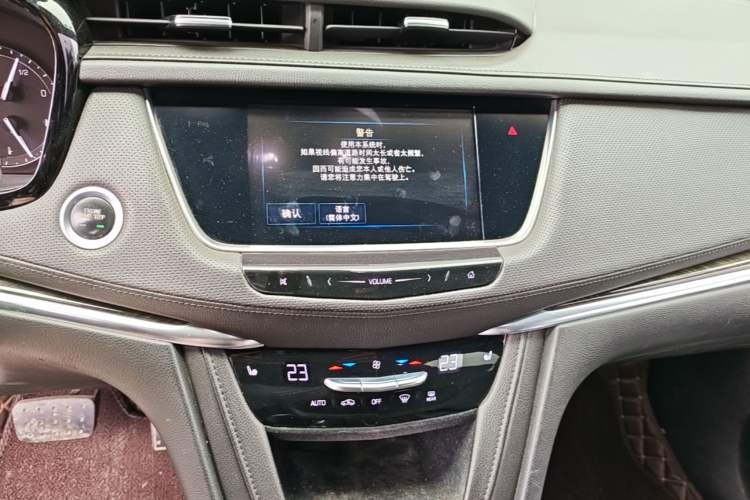 Used Cadillac XT5 2018 28E Four-Wheel Drive Tech Version Audio And AC Panel
