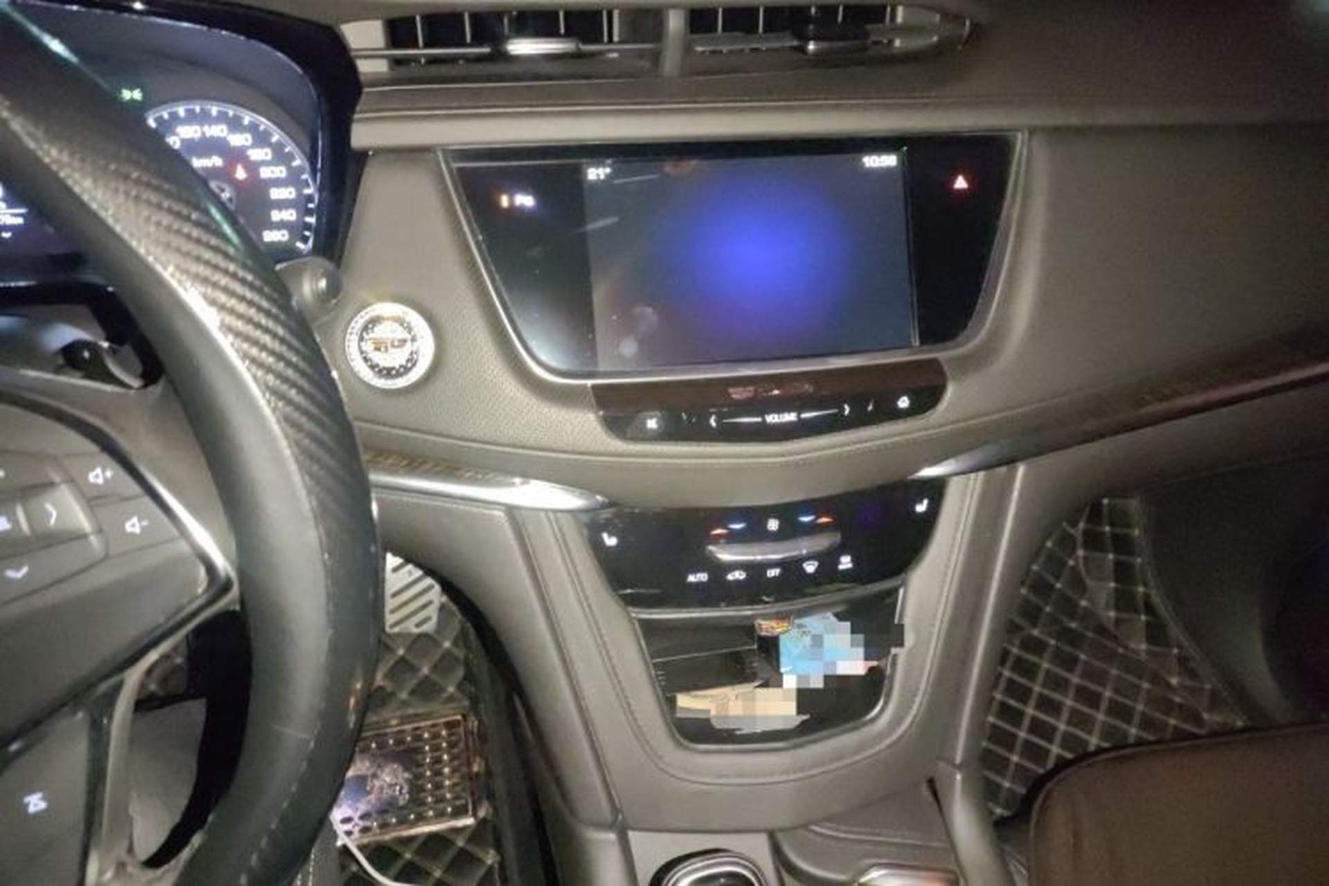 Used Cadillac XT5 2018 25T Luxury Model Audio And AC Panel