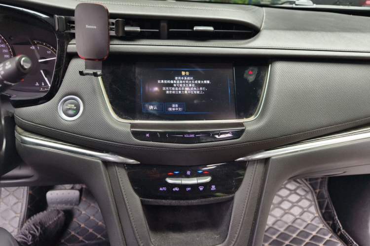 Used Cadillac XT5 2018 25T Tech Model Audio And AC Panel