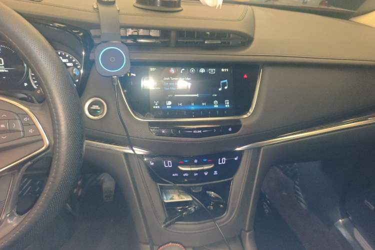 Used Cadillac XT5 2018 25T Luxury Model Audio And AC Panel