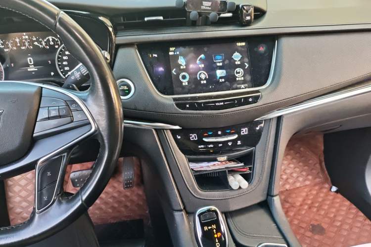 Used Cadillac XT5 2018 25T Luxury Model Audio And AC Panel