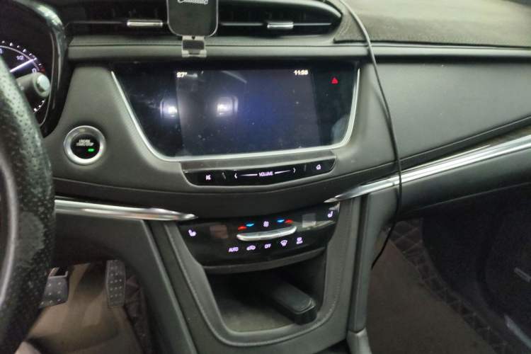 Used Cadillac XT5 2018 28E Four-Wheel Drive Tech Version Audio And AC Panel