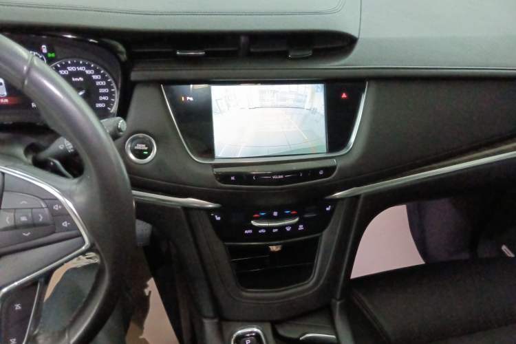 Used Cadillac XT5 2018 25T Luxury Model Audio And AC Panel
