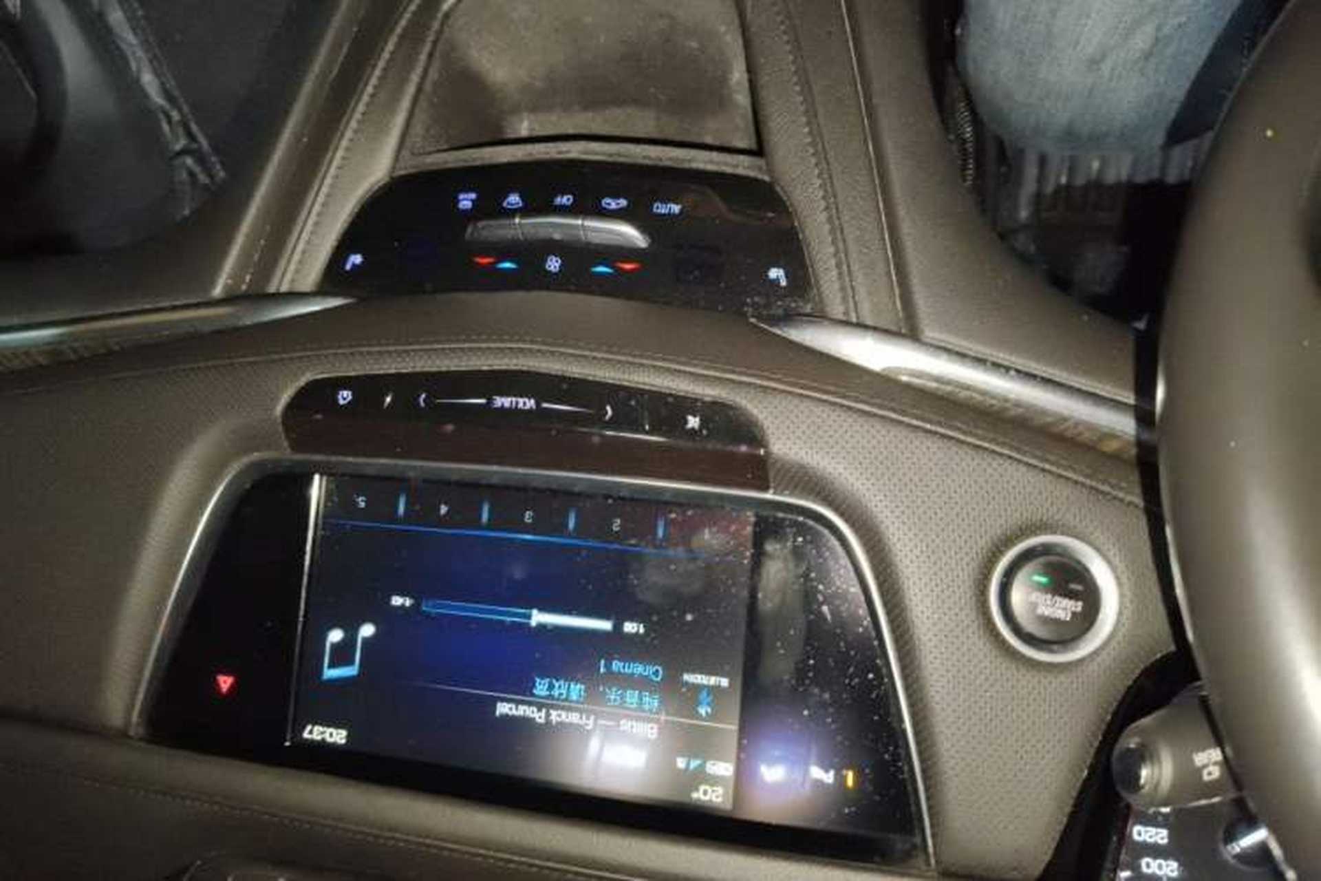 Used Cadillac XT5 2018 25T Luxury Model Audio And AC Panel