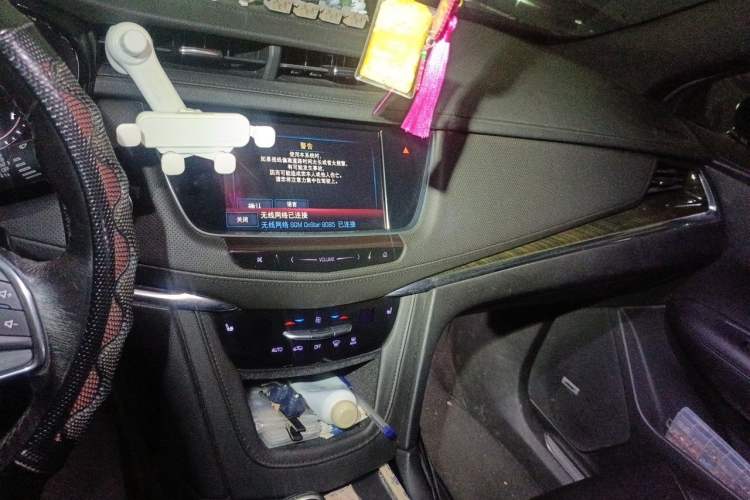 Used Cadillac XT5 2018 28E Four-Wheel Drive Tech Version Audio And AC Panel