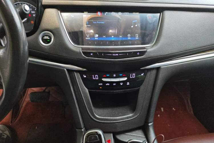 Used Cadillac XT5 2018 25T Luxury Model Audio And AC Panel