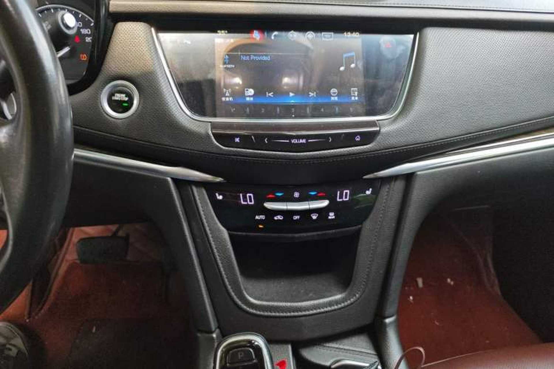 Used Cadillac XT5 2018 25T Luxury Model Audio And AC Panel