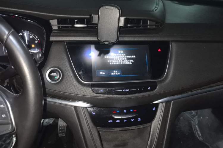 Used Cadillac XT5 2018 28E Four-Wheel Drive Tech Version Audio And AC Panel