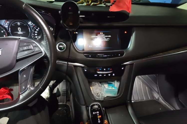 Used Cadillac XT5 2018 28T Four-Wheel Drive Luxury Model Audio And AC Panel