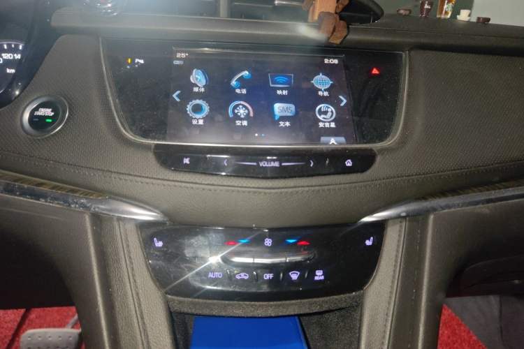 Used Cadillac XT5 2018 25T Luxury Model Audio And AC Panel