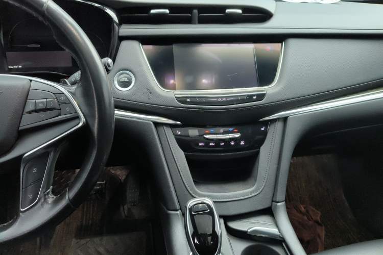 Used Cadillac XT5 2018 28E Four-Wheel Drive Tech Version Audio And AC Panel