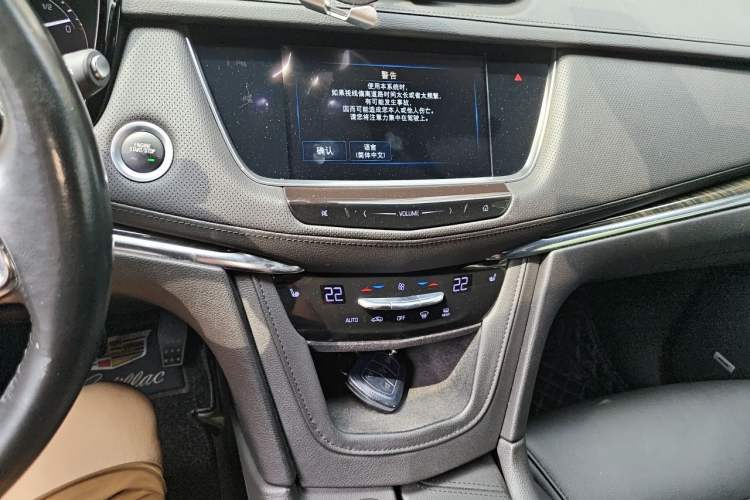 Used Cadillac XT5 2018 28E Four-Wheel Drive Tech Version Audio And AC Panel