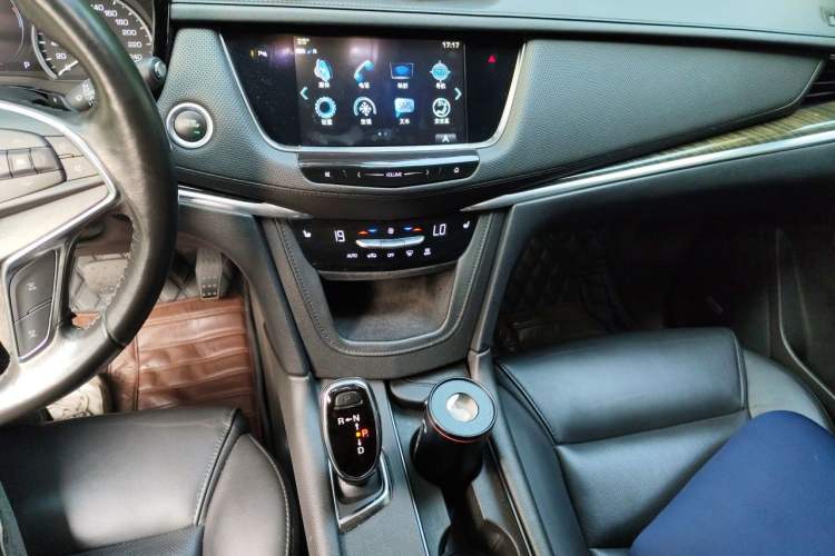 Used Cadillac XT5 2018 25T Luxury Model Audio And AC Panel