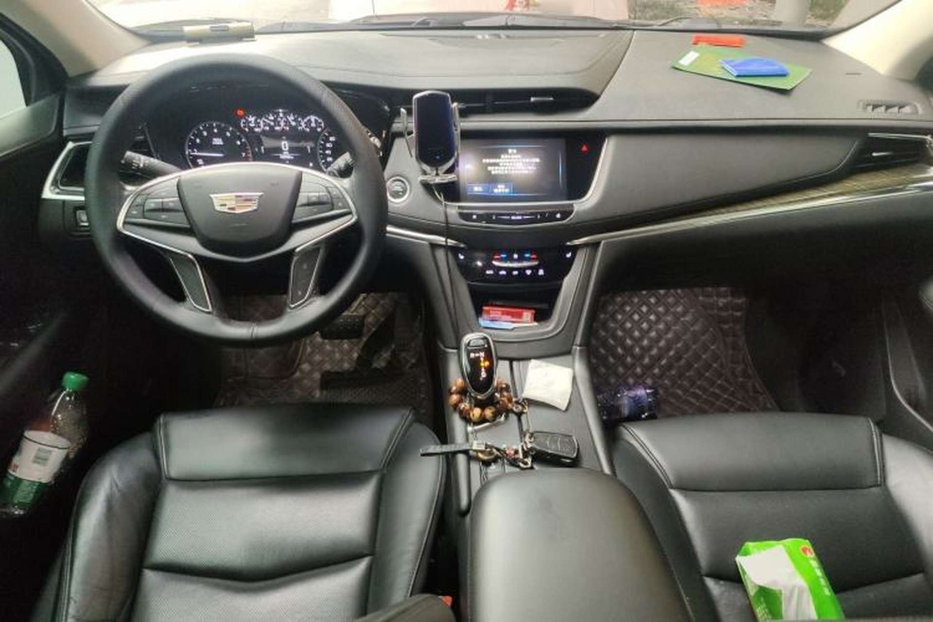 Used Cadillac XT5 2018 25T Luxury Model Center Console