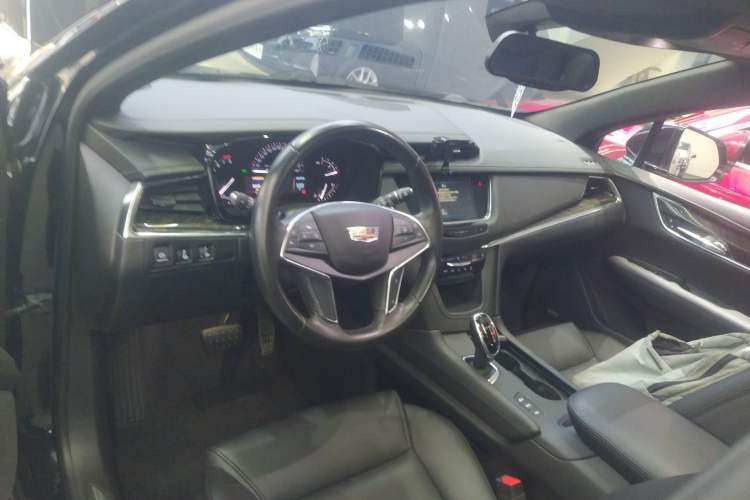 Used Cadillac XT5 2018 28E Four-Wheel Drive Tech Version Center Console