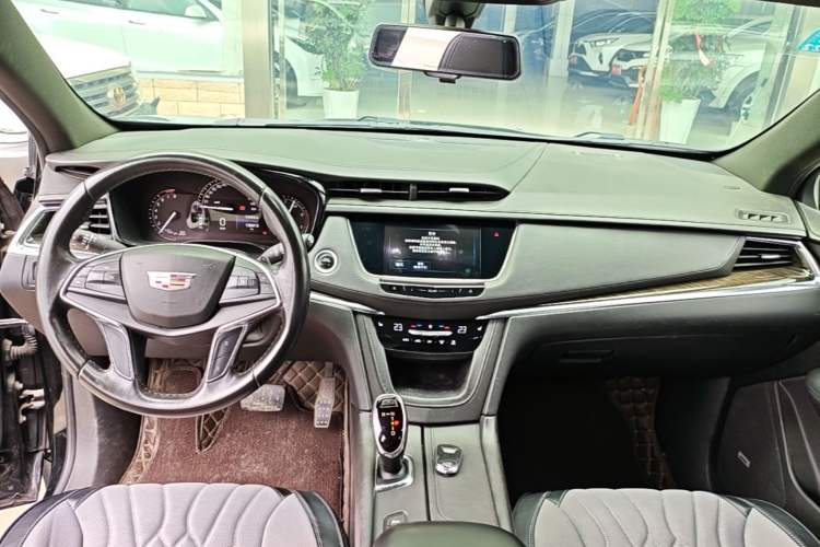Used Cadillac XT5 2018 28E Four-Wheel Drive Tech Version Center Console