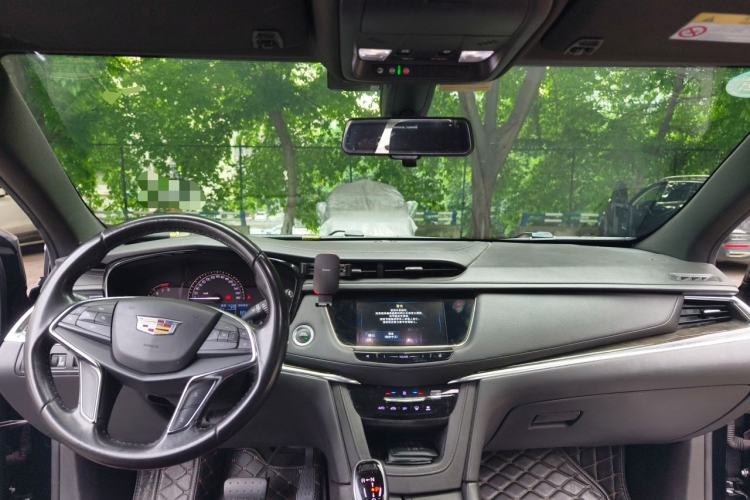Used Cadillac XT5 2018 25T Tech Model Center Console