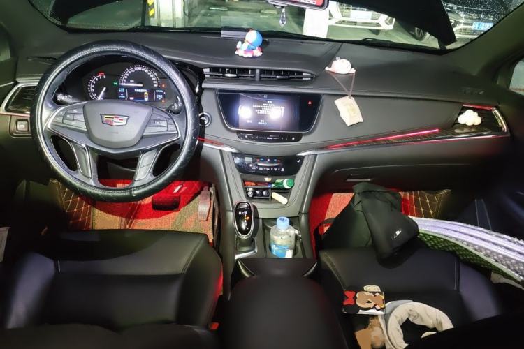 Used Cadillac XT5 2018 28E Four-Wheel Drive Tech Version Center Console