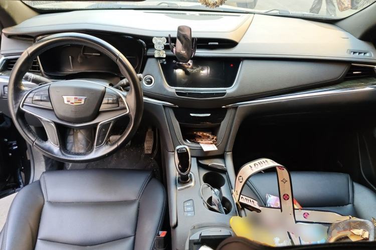 Used Cadillac XT5 2018 28E Four-Wheel Drive Tech Version Center Console