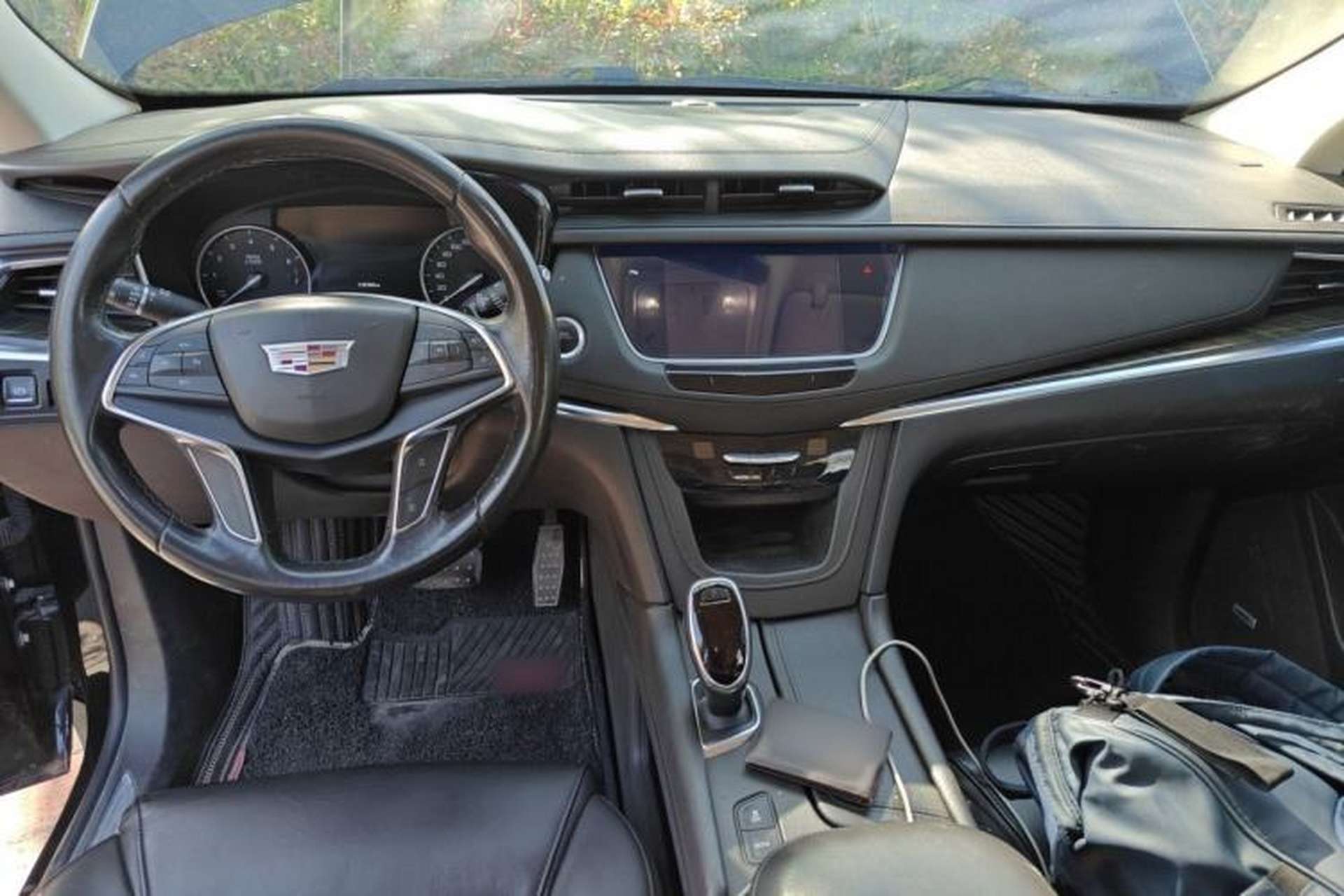 Used Cadillac XT5 2018 25T Luxury Model Center Console
