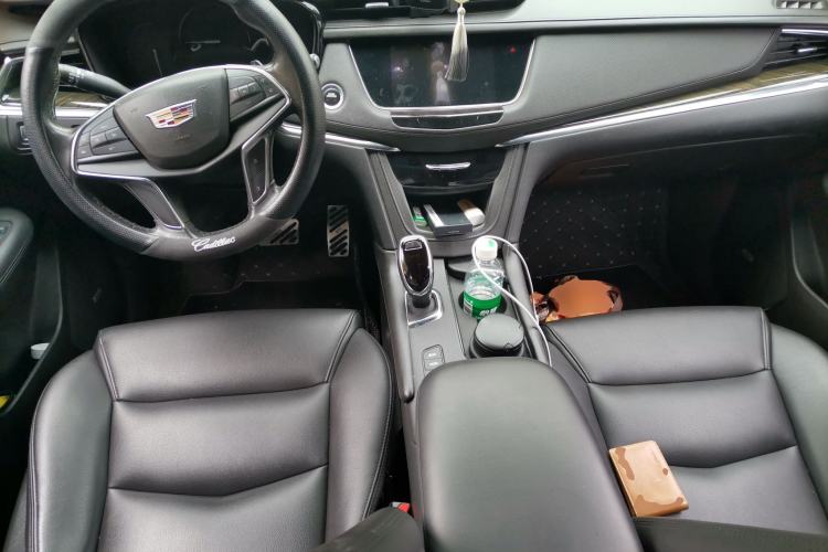 Used Cadillac XT5 2018 28E Four-Wheel Drive Tech Version Center Console
