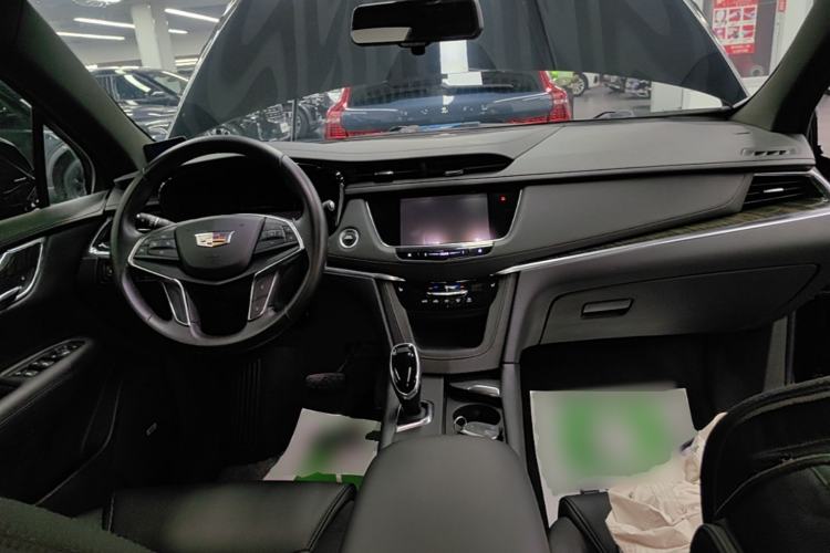 Used Cadillac XT5 2018 28E Four-Wheel Drive Tech Version Center Console