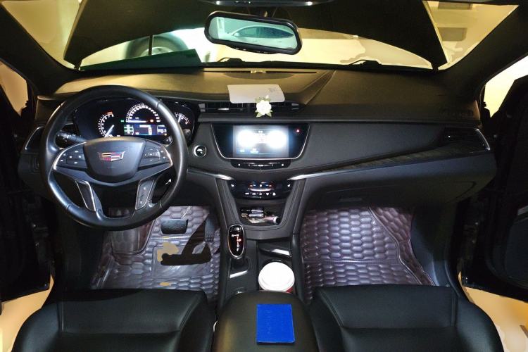 Used Cadillac XT5 2018 28E Four-Wheel Drive Tech Version Center Console