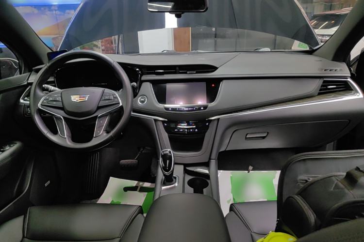 Used Cadillac XT5 2018 28E Four-Wheel Drive Tech Version Center Console