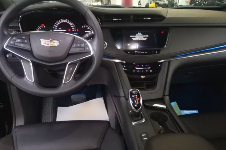 Used Cadillac XT5 2018 28E Four-Wheel Drive Tech Version Center Console