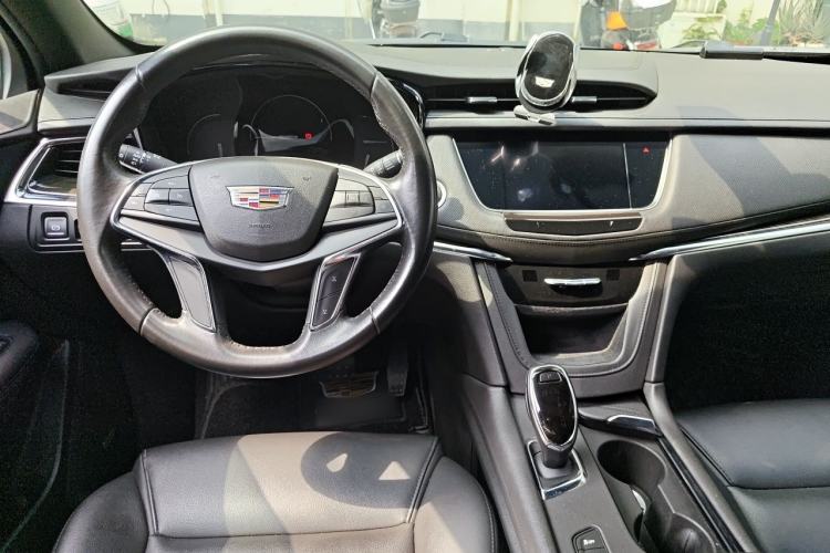 Used Cadillac XT5 2018 28E Four-Wheel Drive Tech Version Center Console