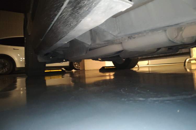 Used Cadillac XT5 2018 28E Four-Wheel Drive Tech Version Chassis Front Right