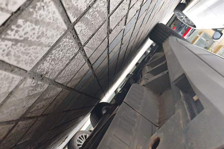 Used Cadillac XT5 2018 25T Luxury Model Chassis Rear Left