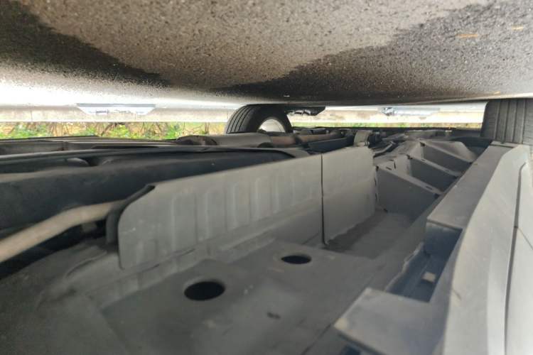 Used Cadillac XT5 2018 28E 4x4 Platinum Edition Chassis Rear Left