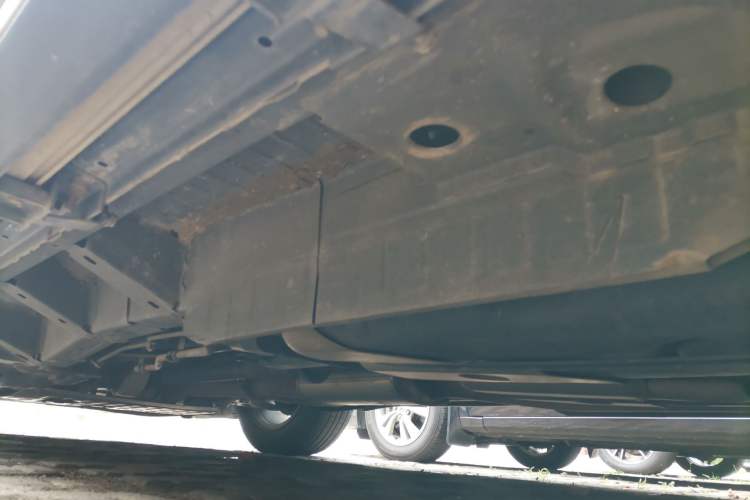 Used Cadillac XT5 2018 28E Four-Wheel Drive Tech Version Chassis Rear Left