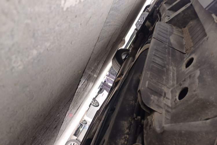 Used Cadillac XT5 2018 25T Luxury Model Chassis Rear Left
