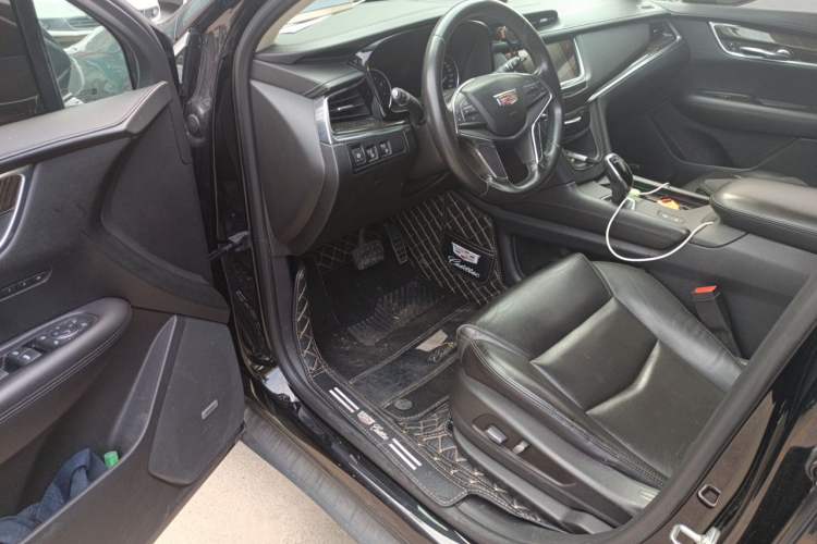 Used Cadillac XT5 2018 25T Luxury Model Driver Seat