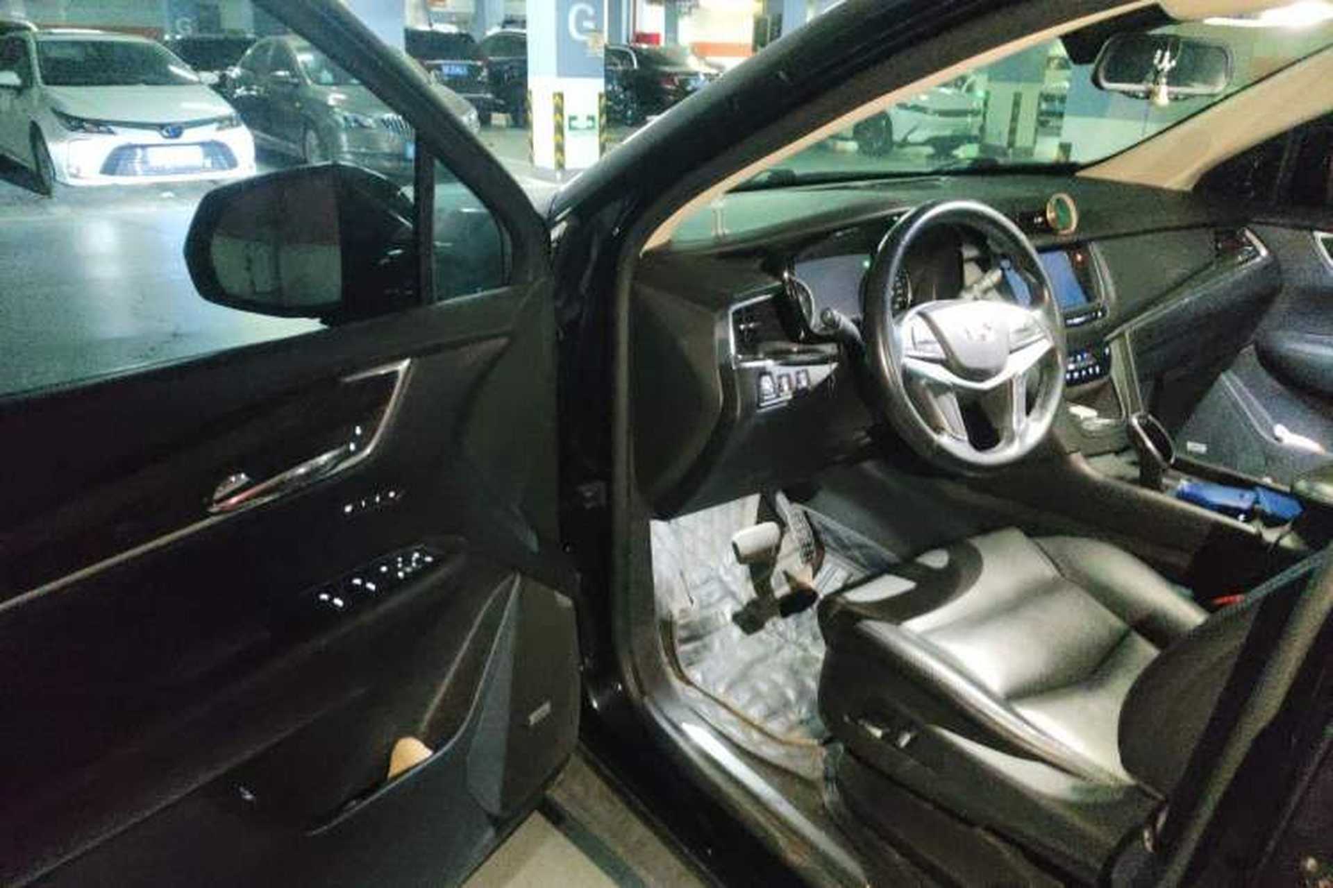 Used Cadillac XT5 2018 25T Luxury Model Driver Seat