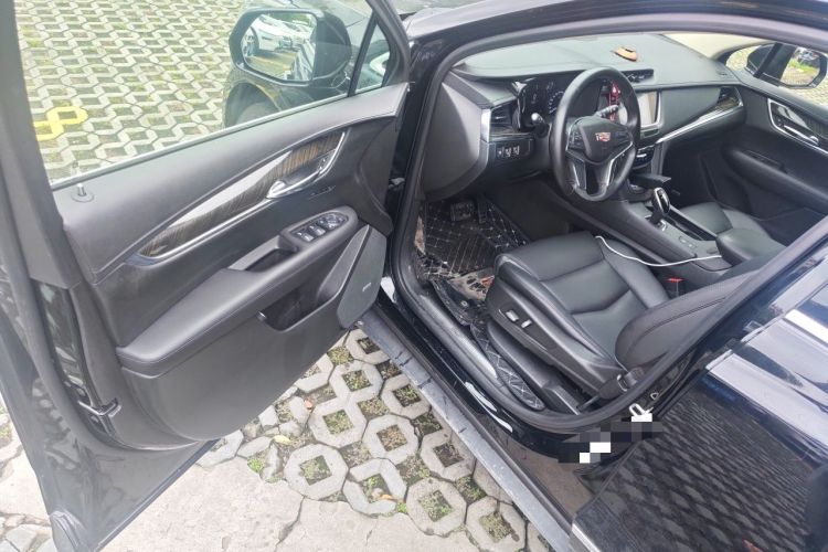 Used Cadillac XT5 2018 25T Luxury Model Driver Seat